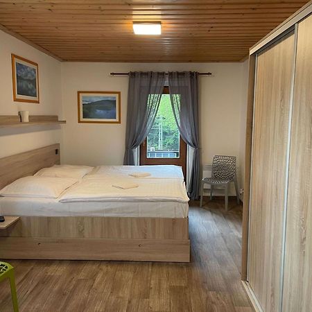 Penzion Hubert Mikulov v Krusnych Horach Exteriör bild